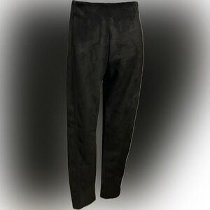 NWT Hunter & Brown SZ M black faux suede pull on leggings. Waist 28”-34”